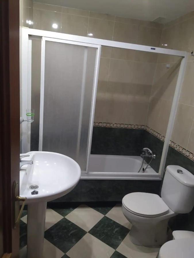 Apartamento 3 Dormitorios Frente A Hospital De Traumatologia Granada Ngoại thất bức ảnh