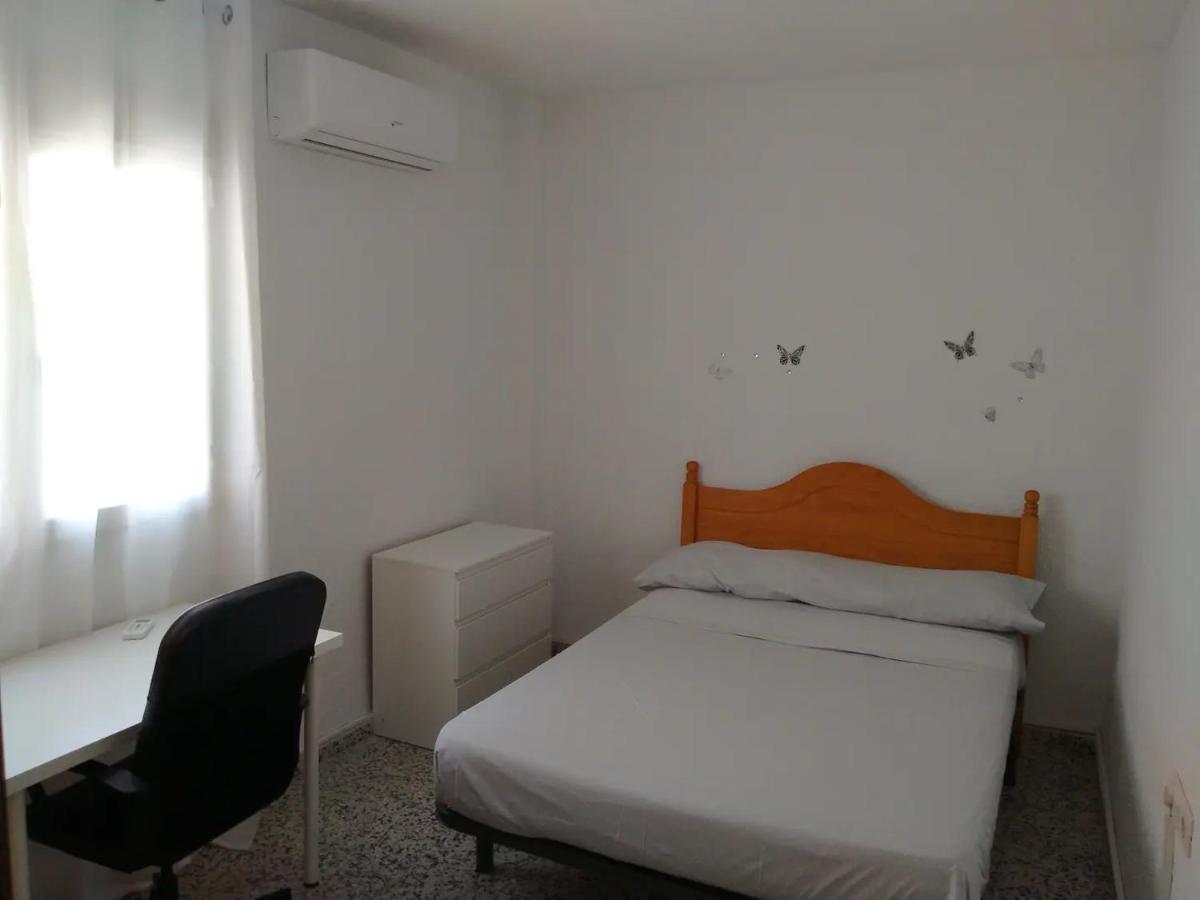 Apartamento 3 Dormitorios Frente A Hospital De Traumatologia Granada Ngoại thất bức ảnh